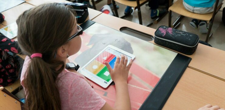 DigitalPakt Schule - Viele Schulen stecken noch in der Steinzeit